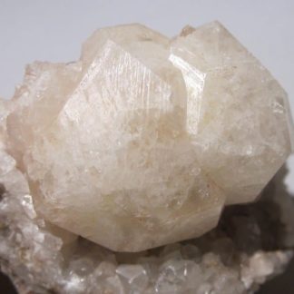 Analcime (mineral)