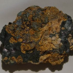 Parasymplésite et Schneiderhöhnite, mine de Bou Azzer, Maroc.
