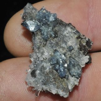 Molybdofornacite, scorodite and quartz, Tsumeb, Namibia.