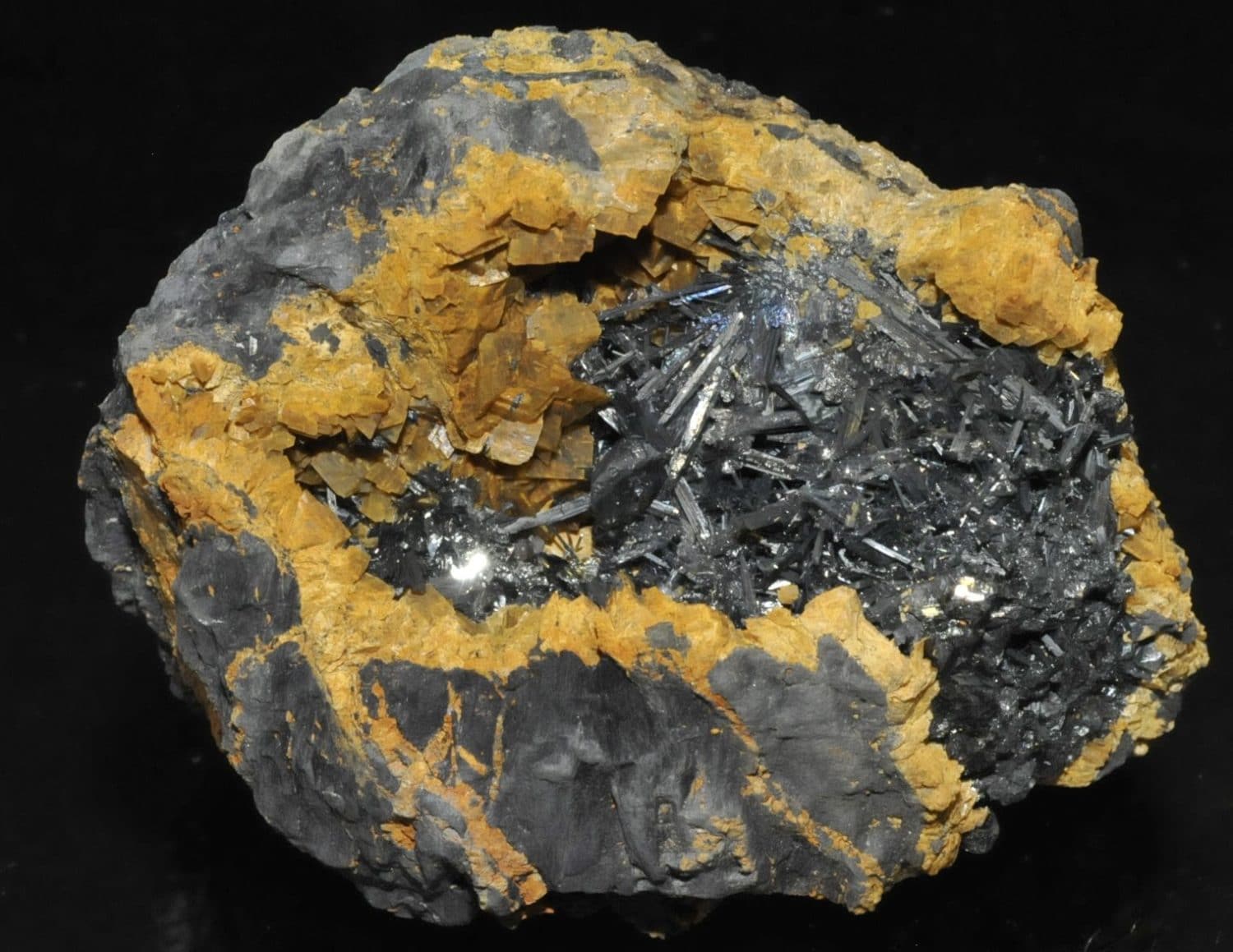 Zinkenite and chalcostibite from Saint-Pons (Alpes-de-Haute-Provence, France)