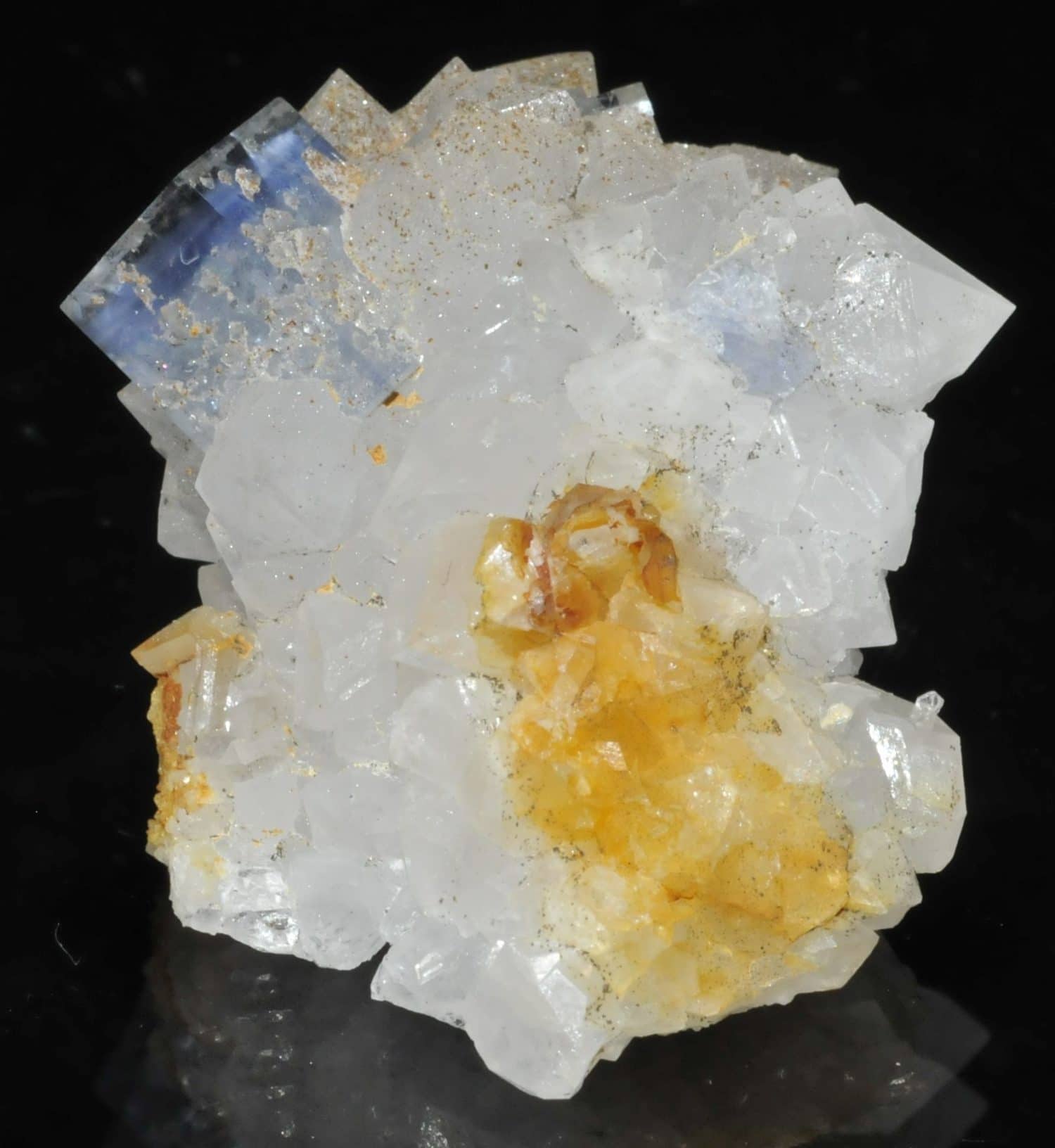 Blue fluorite and quartz from the mine of the Burc (at the Burg, Tarn, France)