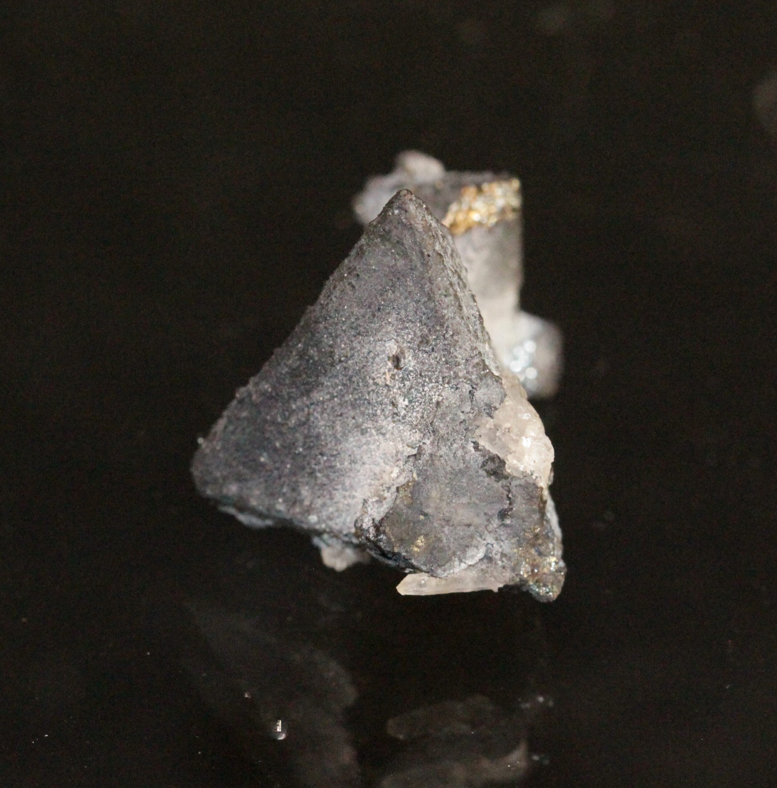 Cristaux de Tétraédrite de la mine de Tsumeb en Namibie.