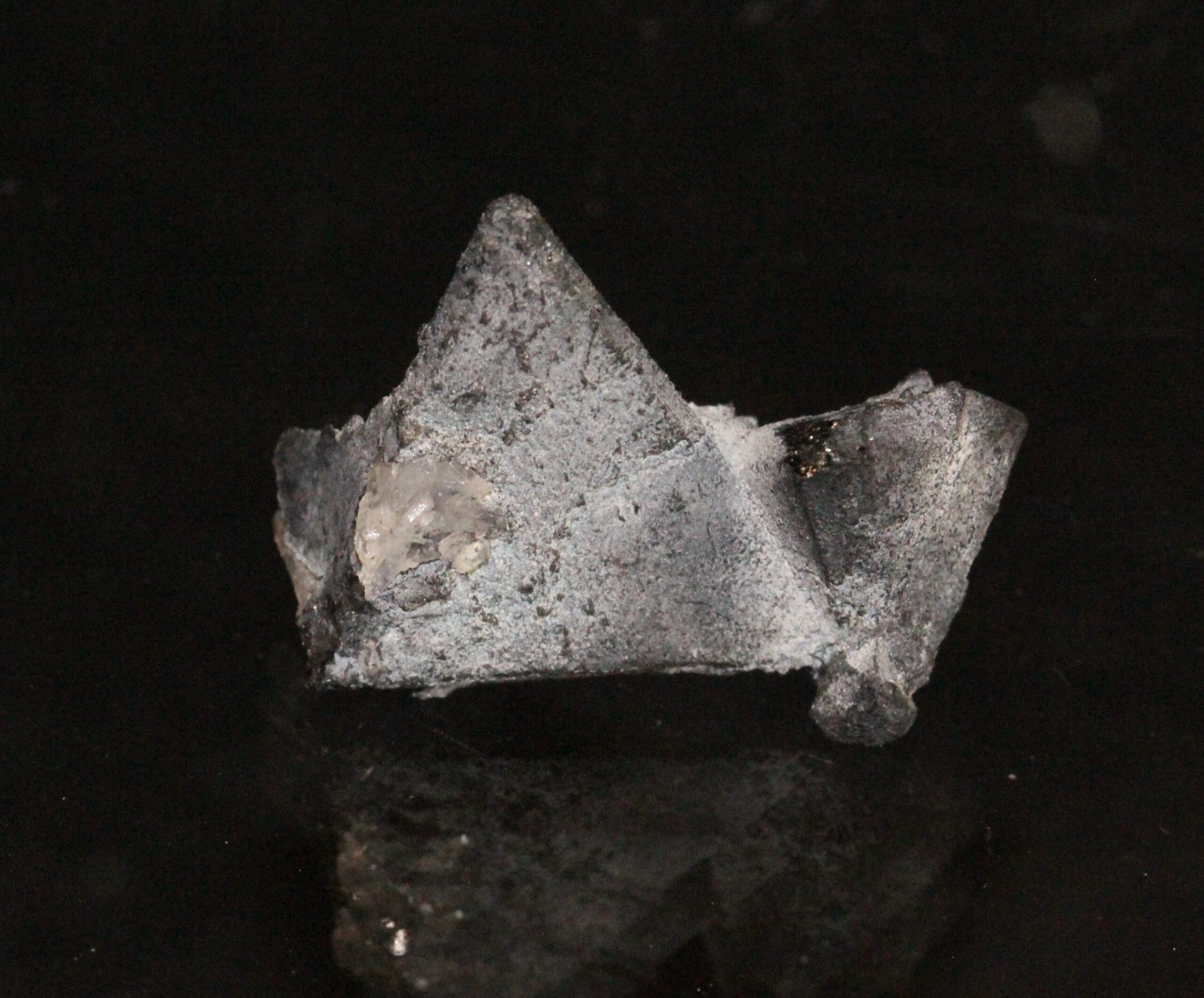 Cristaux de Tétraédrite de la mine de Tsumeb en Namibie.