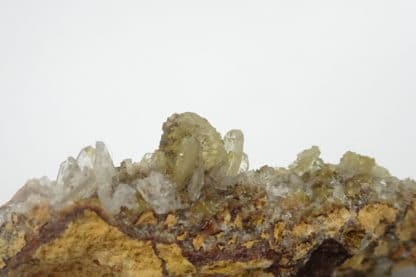 Smithsonite et Hémimorphite, Altenberg, La Calamine, Moresnet, Belgique.