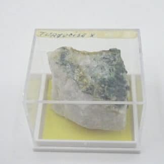 Turquoise sur quartz, Carrière des Tier, Cahay, Vielsalm, Belgique.