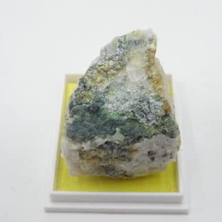 Turquoise sur quartz, Carrière des Tier, Cahay, Vielsalm, Belgique.