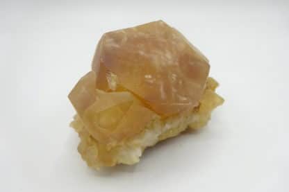 Calcite miel, carrière de la Sambre, Landelies, Hainaut, Belgique.