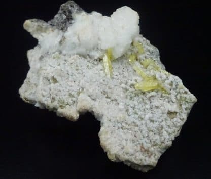 Mimétite prismatique, mine de Tsumeb, Namibie.