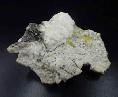 Mimétite prismatique, mine de Tsumeb, Namibie.