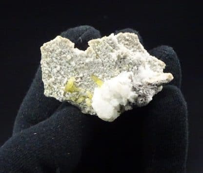 Mimétite prismatique, mine de Tsumeb, Namibie.