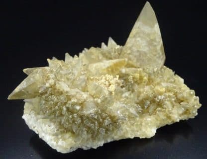 Calcite en scalénoèdres, Loverval, Couillet, Belgique.