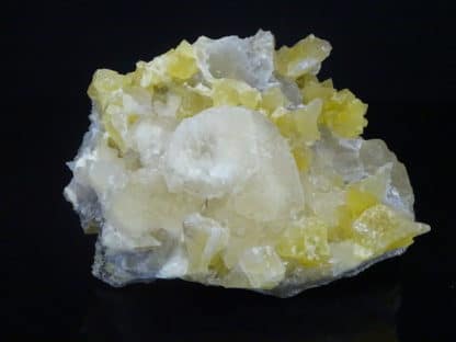 Witherite, Fluorite, Cave-in-Rock, Hardin Co., Illinois, USA.