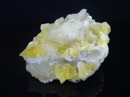 Witherite, Fluorite, Cave-in-Rock, Hardin Co., Illinois, USA.