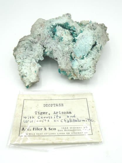 Dioptase, wulfénite et cerusite, Mammoth-Saint Anthony Mine, USA.