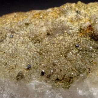 Anatases sur quartzite (devillien), carrière d'Opprebais, Belgique.