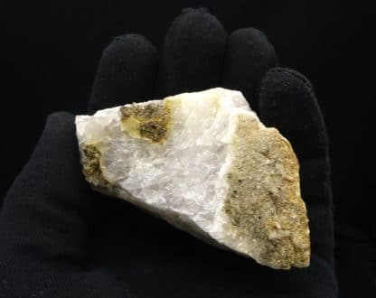 Anatases sur quartzite (devillien), carrière d'Opprebais, Belgique.