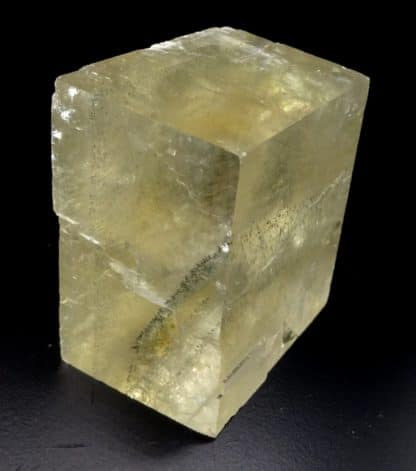 Calcite et pyrite, carrière du Boltry (Carmeuse), Seilles, Belgique.