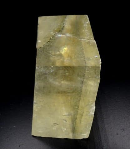 Calcite et pyrite, carrière du Boltry (Carmeuse), Seilles, Belgique.