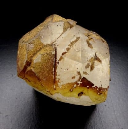 Quartz avec pyrite, Nil-Saint-Vincent, Brabant wallon, Belgique.