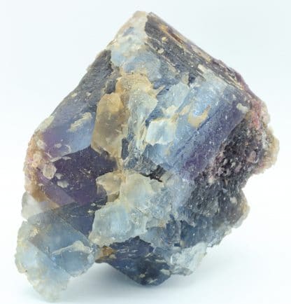 Fluorite bicolore, carrière du Boltry, Seilles, Belgique.