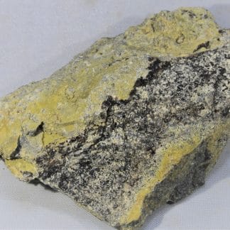 Pucherite et Schumacherite, Pucher shaft, Wolfgang Mine, Schneeberg, Allemagne.