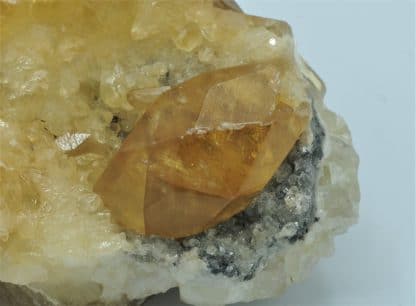 Calcite, Carrière de Biesmérée, Namur, Province de Namur, Belgique.