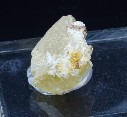 Cristal de Stolzite, mine de Sainte-Lucie, Saint-Léger-de-Peyre, Lozère.