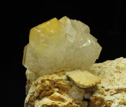 Cérusite maclée, Mine de Tsumeb, Tsumeb, région d'Oshikoto, Namibie.