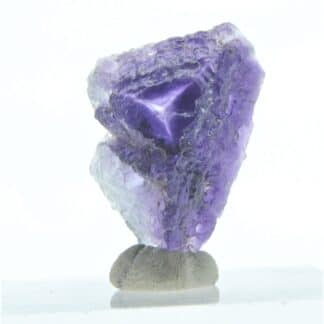 Fluorite avec « étoile Mercedes », Carrière de Boltry, Seilles, Belgique.