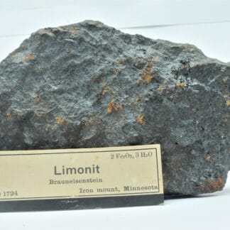 Limonite massive non oxydée, Iron Mount, Minnesota, USA.