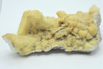 Dolomite en pseudomorphose et Mimétite, Tsumeb, Namibie.