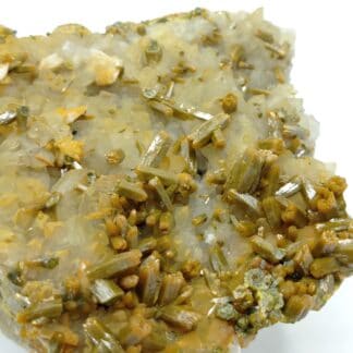 Pyromorphite sur Quartz, Mine des Farges, Ussel, Corrèze, Limousin.