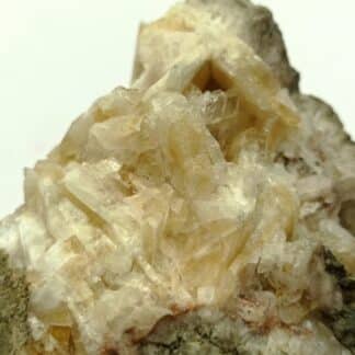 Apophyllite (mineral)