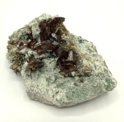 Axinite et Epidote, Les Rochers d’Armentier, Oisans, Isère.