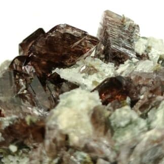 Axinite et Epidote, Les Rochers d’Armentier, Oisans, Isère.