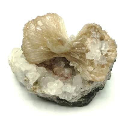 Stilbite sur Calcite, West Paterson, New Jersey, USA (États-Unis).