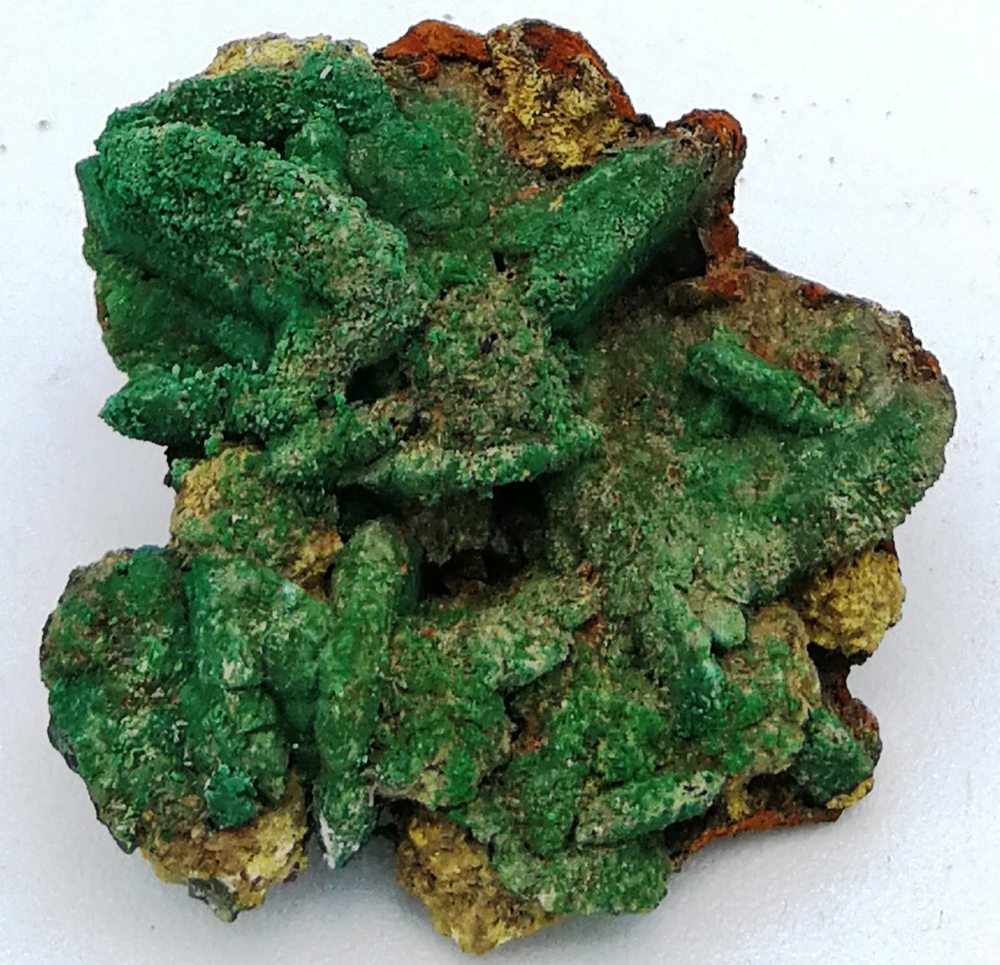 Bournonite, malachite, stibiconite, Le Loiras, Hérault.