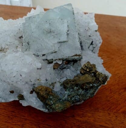 Fluorine, Quartz et Chalcopyrite, Le Burc (Burg), Tarn.