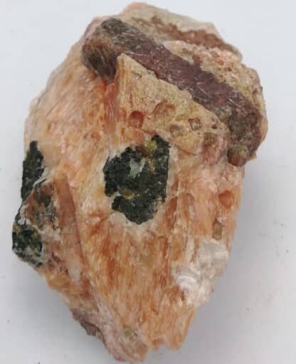 Apatite, pyroxène, calcite, Renfrew County, Ontario.