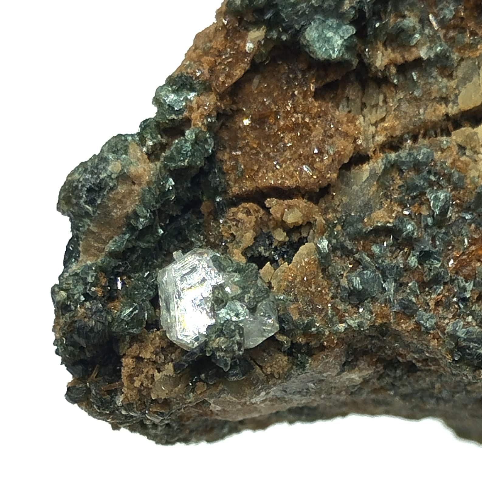 Zircon et Vésuvianite, Pollux, Zermatt, Suisse.