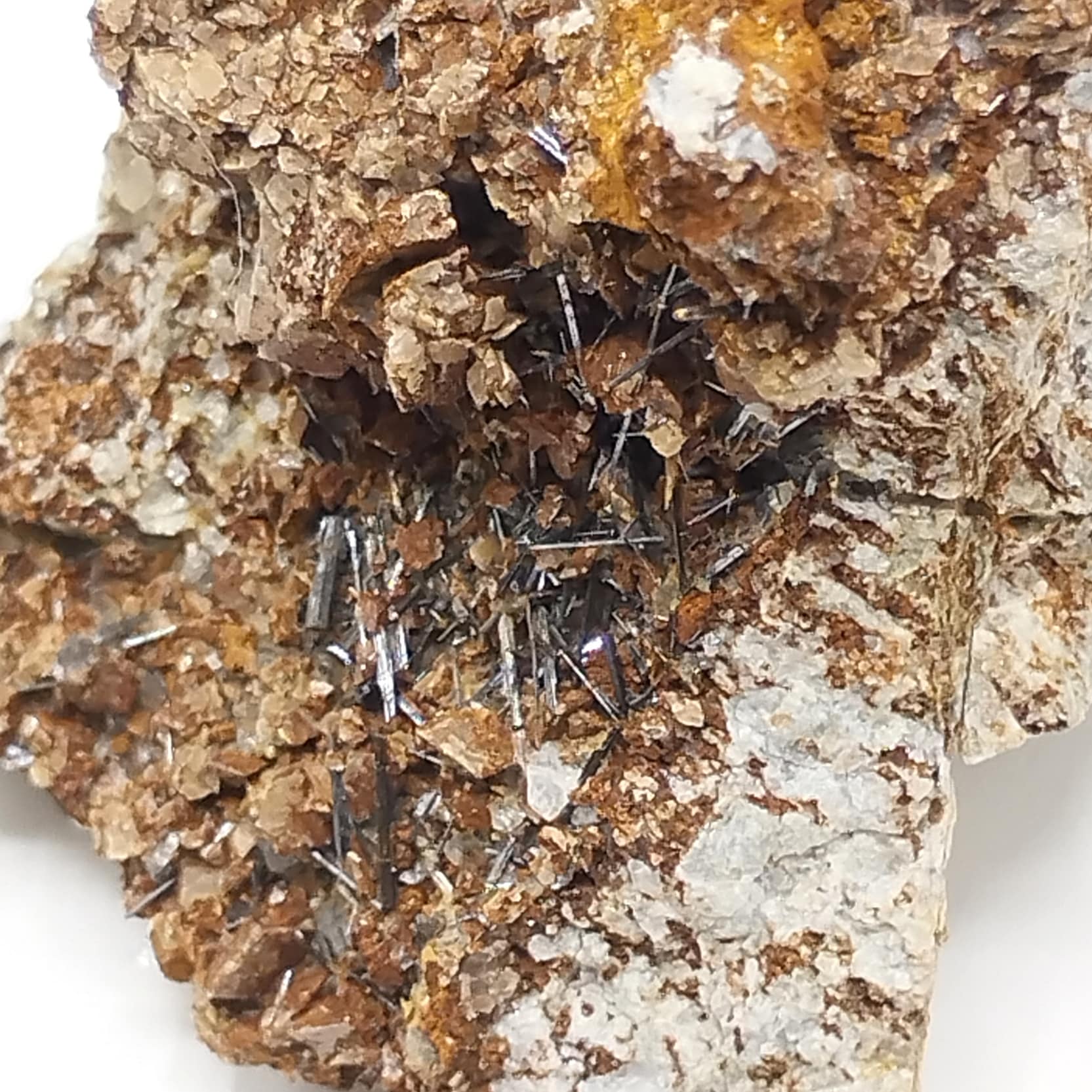 Limonite & Rutile, Lukmanierschlucht, Grisons, Suisse.