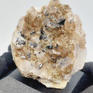 Anatase et Quartz, Manderanertal, Uri, Suisse.