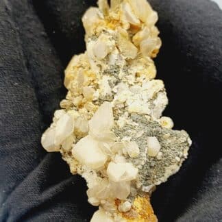 Pyrite ps. Pyrrhotite, Calcite et Dolomite, Obergesteln (Obergoms), Valais, Suisse.