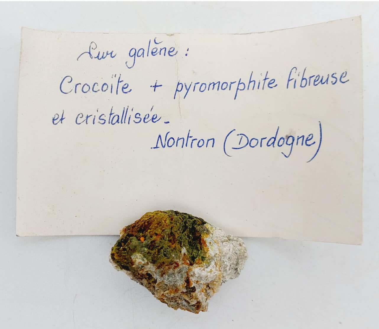 Crocoïte et Pyromorphite, Filon du Cantonnier, Nontron, Dordogne.