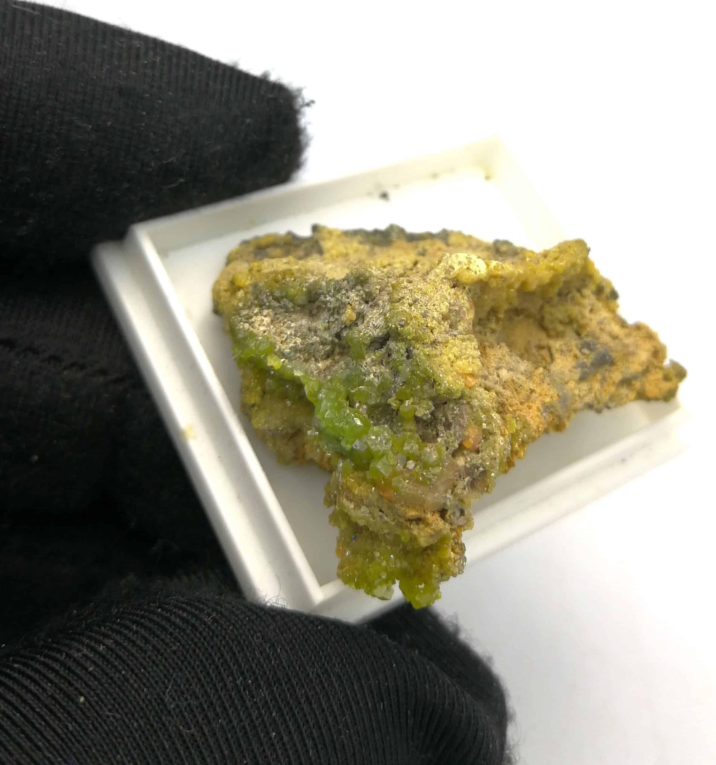 Pyromorphite et wulfénite , Les Farges, Ussel, Corrèze, Limousin.