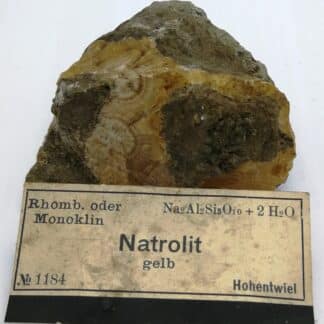 Natrolite, Hohentwiel, Bade-Wurtemberg,  Allemagne.